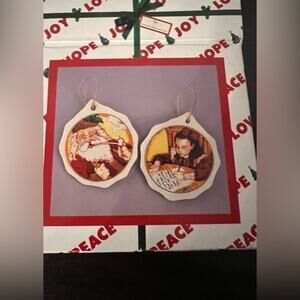 HOUSE OF LLOYD ORNAMENTS SET OF TWO